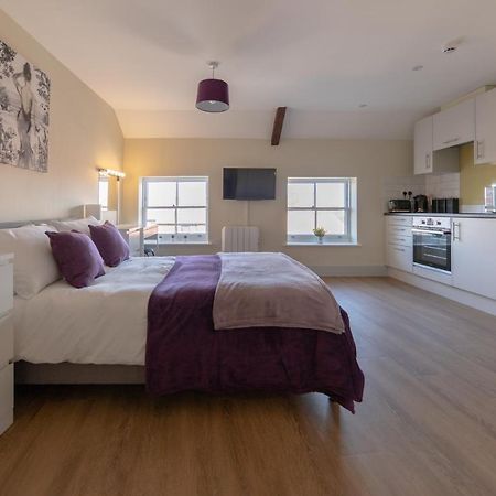 Isabella House - Hereford City Centre Aparthotel, By Rentmyhouse Eksteriør billede